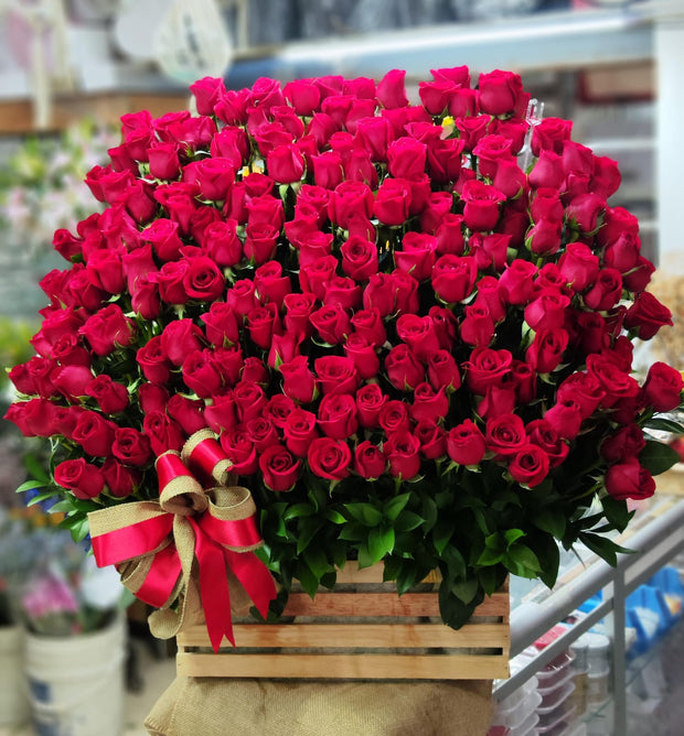 Lindo arreglo floral de 200 rosas 🌹